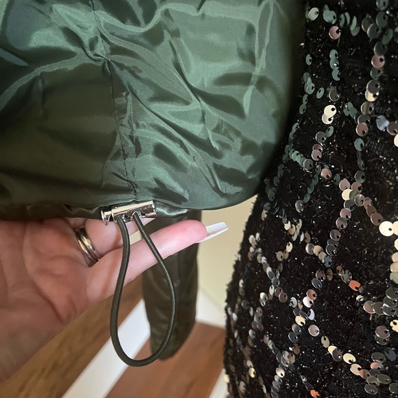 7 For All Mankind Green Puffer Crop Coat Size Large NWT - Picture 6 of 8